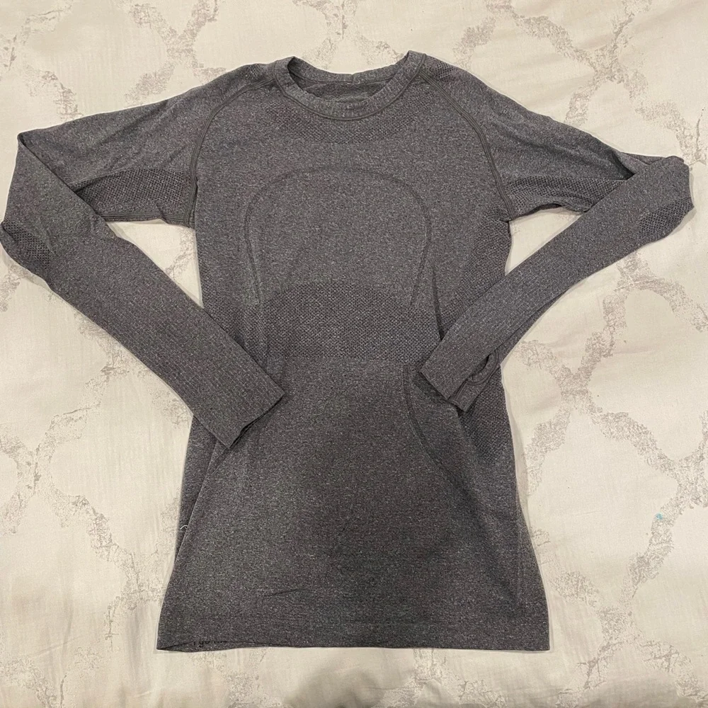 Lululemon bundle - Picture 2 of 5